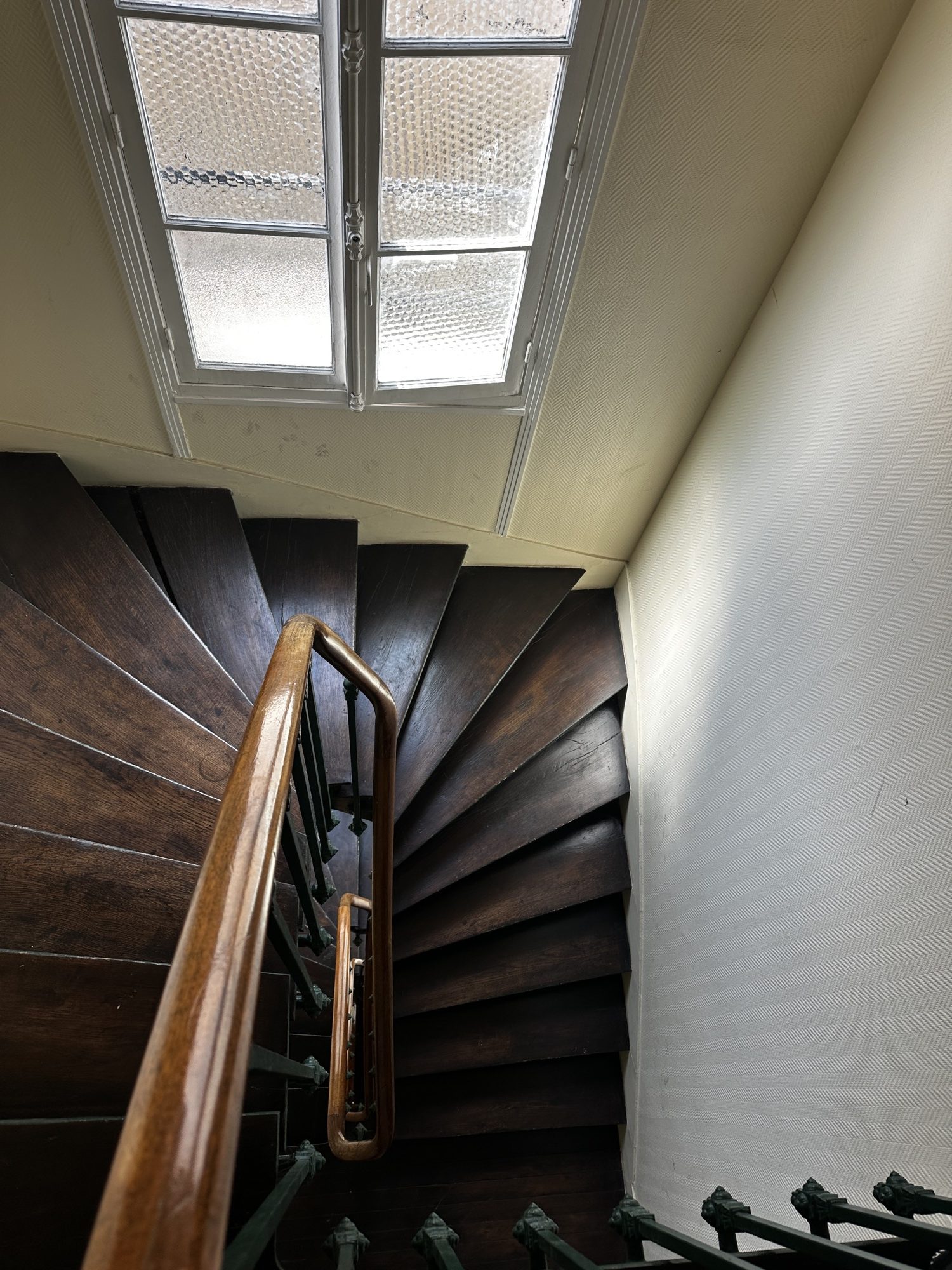 Escalier bois d’origine de l’immeuble